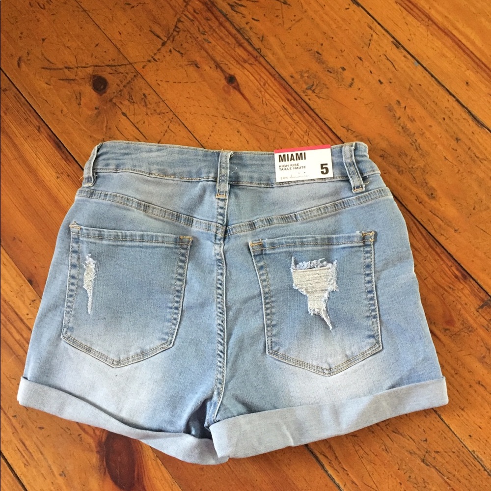 Shorts - Picture 9 of 9
